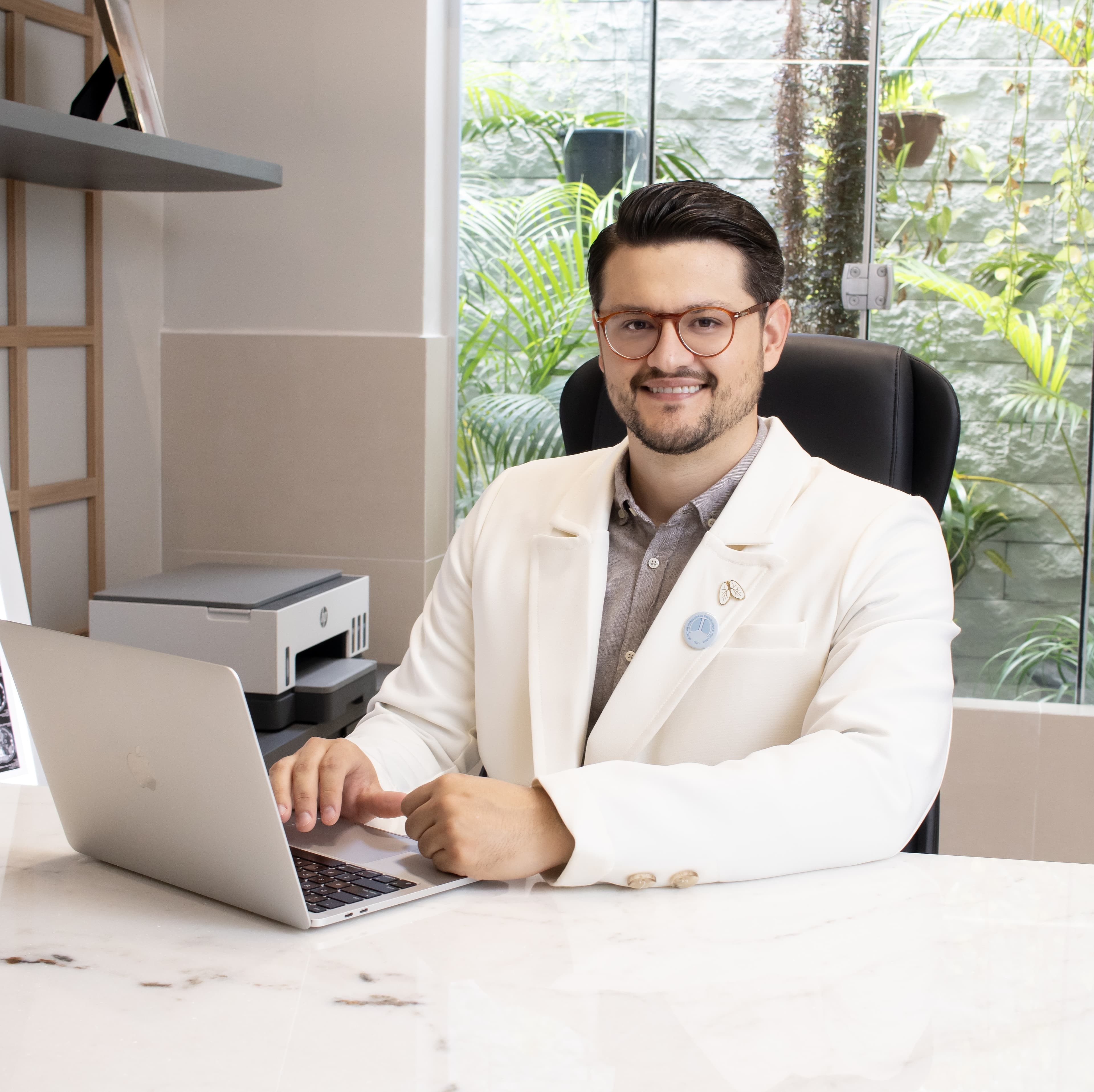 Dr. Gustavo Ferle, Pneumologista